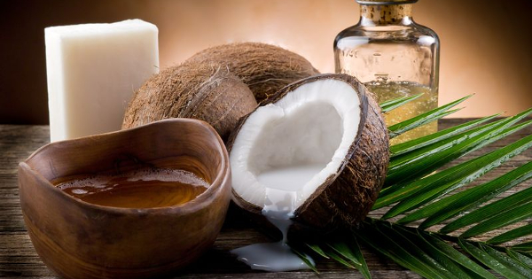 Coconut Oil Protects Against Macular Degeneration