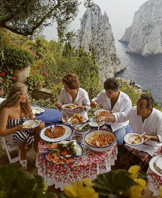 Alfresco Dining In EU